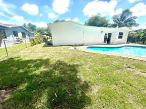 6921 SW 8TH St, North Lauderdale FL 33068