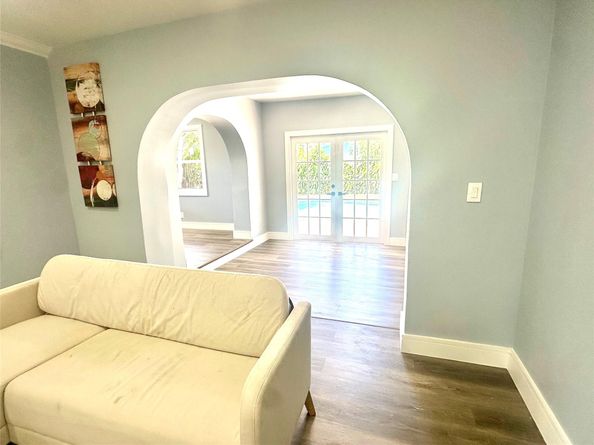 6921 SW 8TH St, North Lauderdale FL 33068