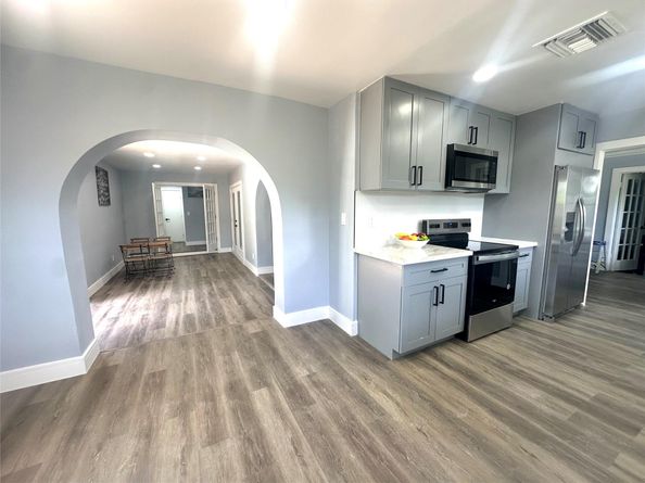 6921 SW 8TH St, North Lauderdale FL 33068