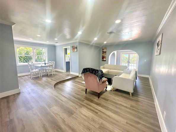 6921 SW 8TH St, North Lauderdale FL 33068