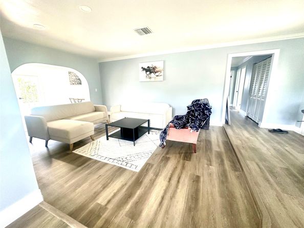 6921 SW 8TH St, North Lauderdale FL 33068