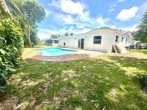 6921 SW 8TH St, North Lauderdale FL 33068