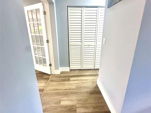 6921 SW 8TH St, North Lauderdale FL 33068