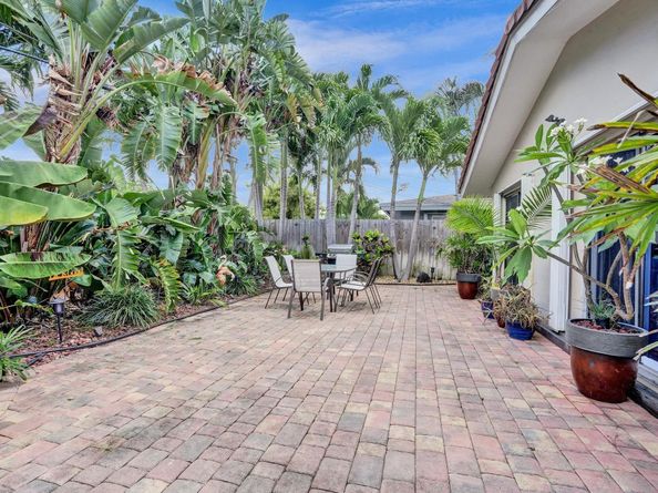 1866 NE 33rd St, Oakland Park FL 33306