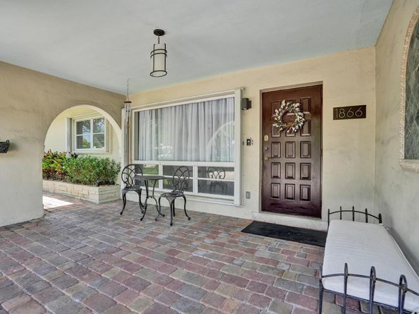 1866 NE 33rd St, Oakland Park FL 33306