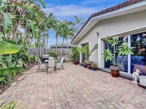 1866 NE 33rd St, Oakland Park FL 33306