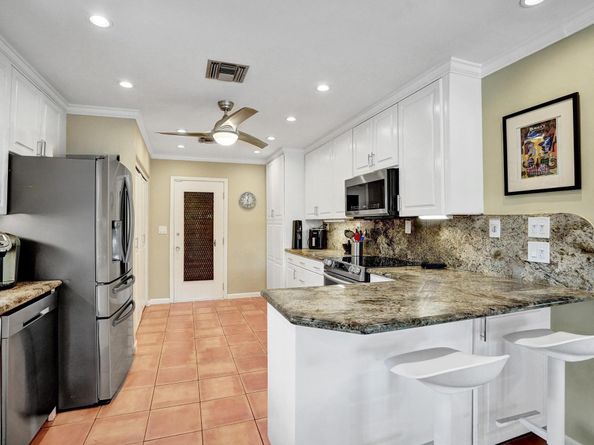 1866 NE 33rd St, Oakland Park FL 33306