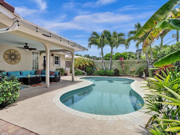 1866 NE 33rd St, Oakland Park FL 33306