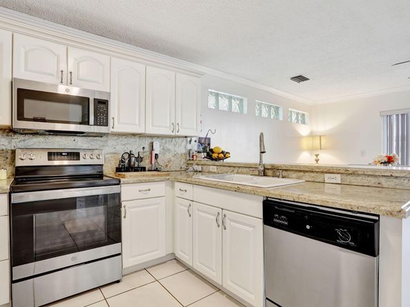 3385 Seabreeze Lane, Margate FL 33063