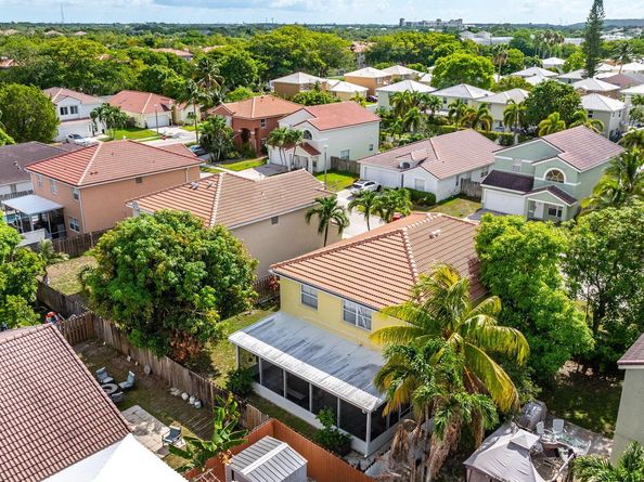 3385 Seabreeze Lane, Margate FL 33063