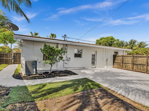 1513 NE 30th Ct, Pompano Beach FL 33064