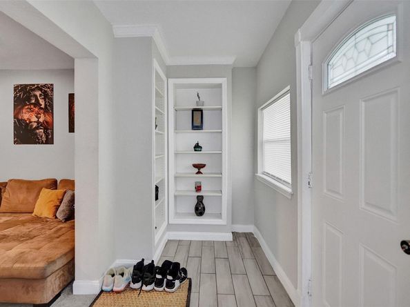 924 Mcintosh St, West Palm Beach FL 33405
