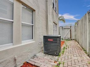 924 Mcintosh St, West Palm Beach FL 33405