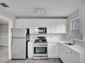 924 Mcintosh St, West Palm Beach FL 33405