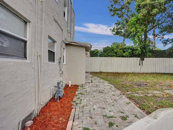 924 Mcintosh St, West Palm Beach FL 33405