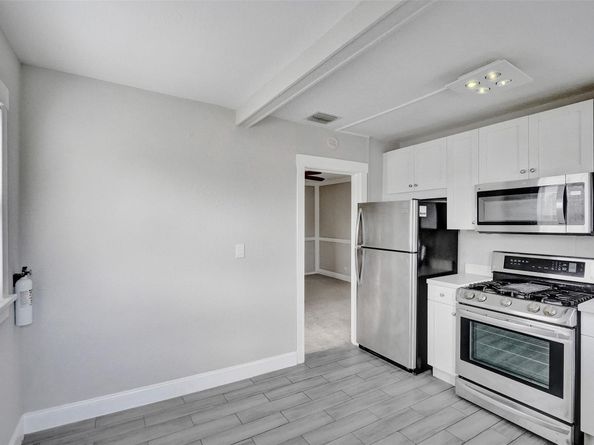 924 Mcintosh St, West Palm Beach FL 33405
