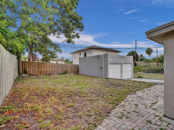 924 Mcintosh St, West Palm Beach FL 33405