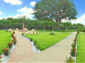 225 Bonnie Boulevard 106, Palm Springs FL 33461