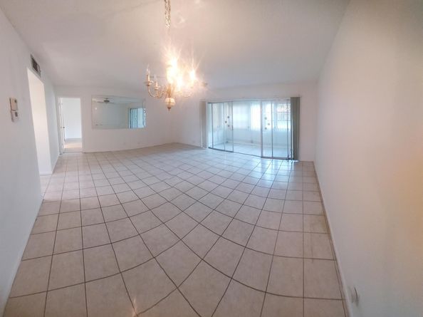 225 Bonnie Boulevard 106, Palm Springs FL 33461