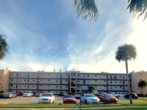 225 Bonnie Boulevard 106, Palm Springs FL 33461