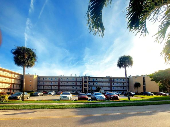 225 Bonnie Boulevard 106, Palm Springs FL 33461