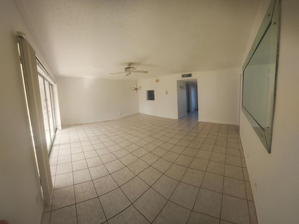225 Bonnie Boulevard 106, Palm Springs FL 33461