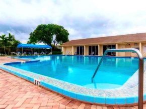 225 Bonnie Boulevard 106, Palm Springs FL 33461