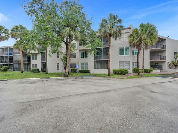 3100 Riverside Dr 109, Coral Springs FL 33065