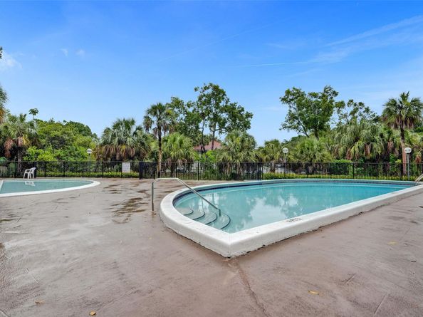 3100 Riverside Dr 109, Coral Springs FL 33065