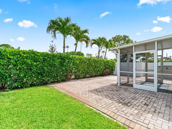 13917 Palm Grove Place, Palm Beach Gardens FL 33418