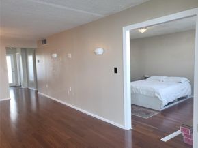 1075 NE Miami Gardens Dr 706, Miami FL 33179