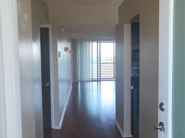 1075 NE Miami Gardens Dr 706, Miami FL 33179
