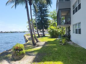 1075 NE Miami Gardens Dr 706, Miami FL 33179
