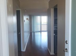 1075 NE Miami Gardens Dr 706, Miami FL 33179