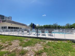 1075 NE Miami Gardens Dr 706, Miami FL 33179