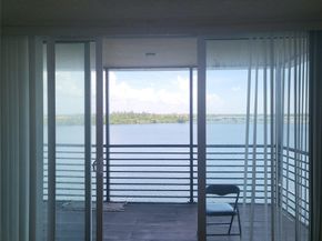 1075 NE Miami Gardens Dr 706, Miami FL 33179