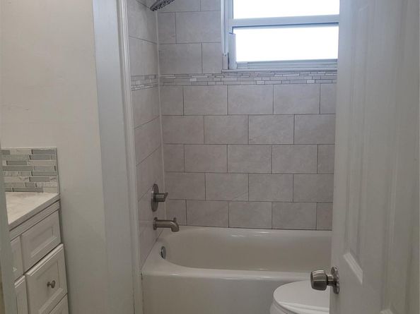1075 NE Miami Gardens Dr 706, Miami FL 33179