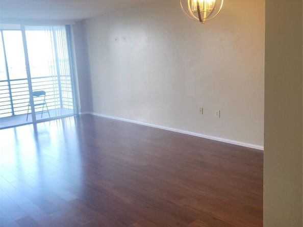 1075 NE Miami Gardens Dr 706, Miami FL 33179