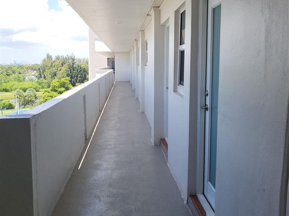 1075 NE Miami Gardens Dr 706, Miami FL 33179