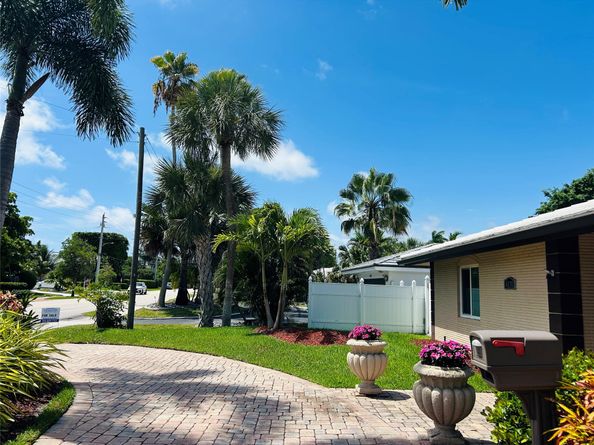 4131 Bayview Dr, Fort Lauderdale FL 33308