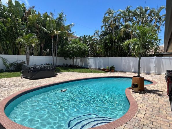 4131 Bayview Dr, Fort Lauderdale FL 33308