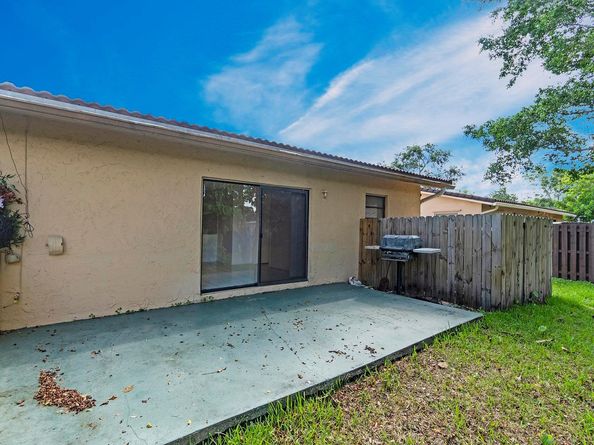 8160-8170 NW 40th St, Coral Springs FL 33065