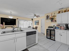 8160-8170 NW 40th St, Coral Springs FL 33065