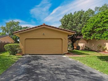 8160-8170 NW 40th St