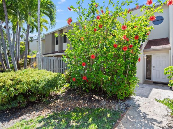 344 City View Drive, Fort Lauderdale FL 33311