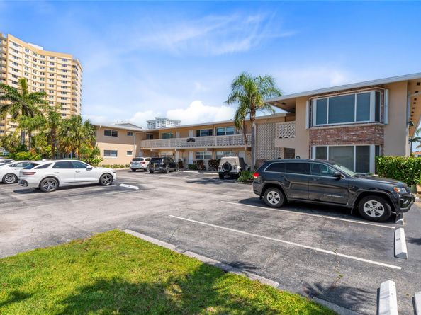 3216 SE 12th St 28, Pompano Beach FL 33062