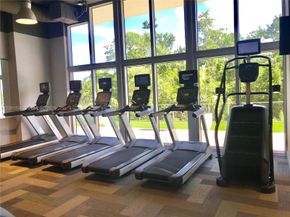 16385 Biscayne Boulevard 1902, North Miami Beach FL 33160