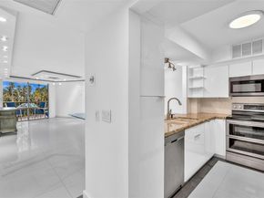 3800 N Hills Drive 312, Hollywood FL 33021