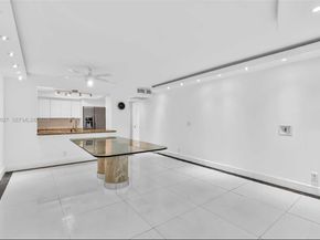 3800 N Hills Drive 312, Hollywood FL 33021