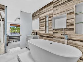 3800 N Hills Drive 312, Hollywood FL 33021
